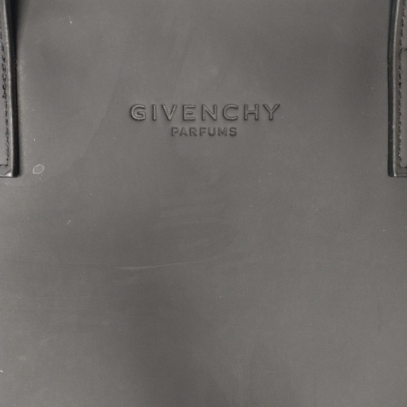 Givenchy - Picture 2 of 5